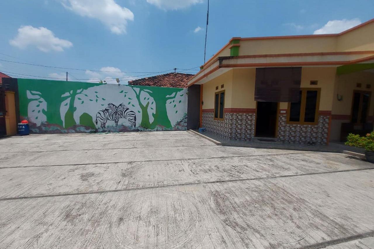 Homestay Fifa Syariah Pati Near Rsud Raa Soewondo Exterior foto